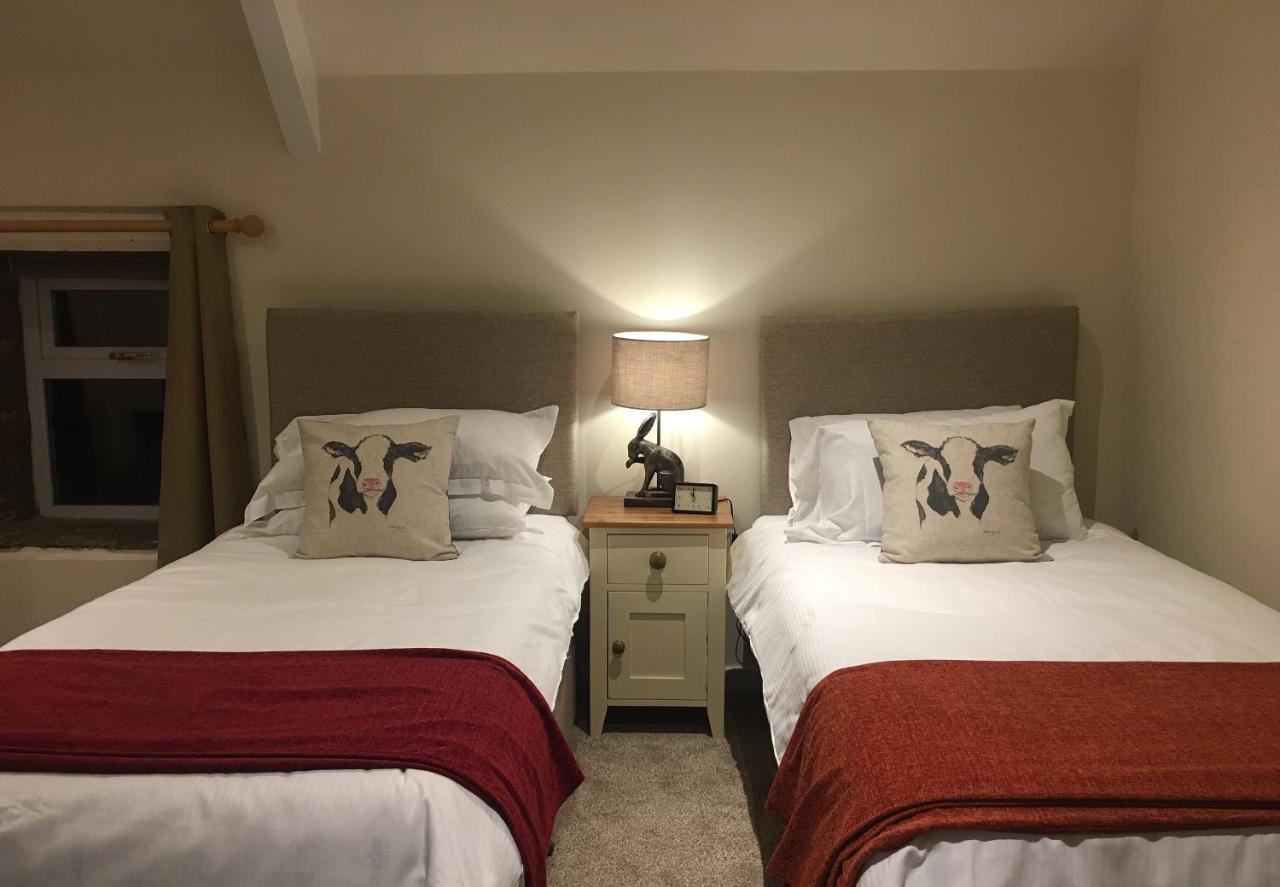 Marston MeyseyThe Old Spotted Cow住宿加早餐旅馆 外观 照片